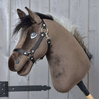 Hobby Horse Alfredo s čiernou ohlávkou