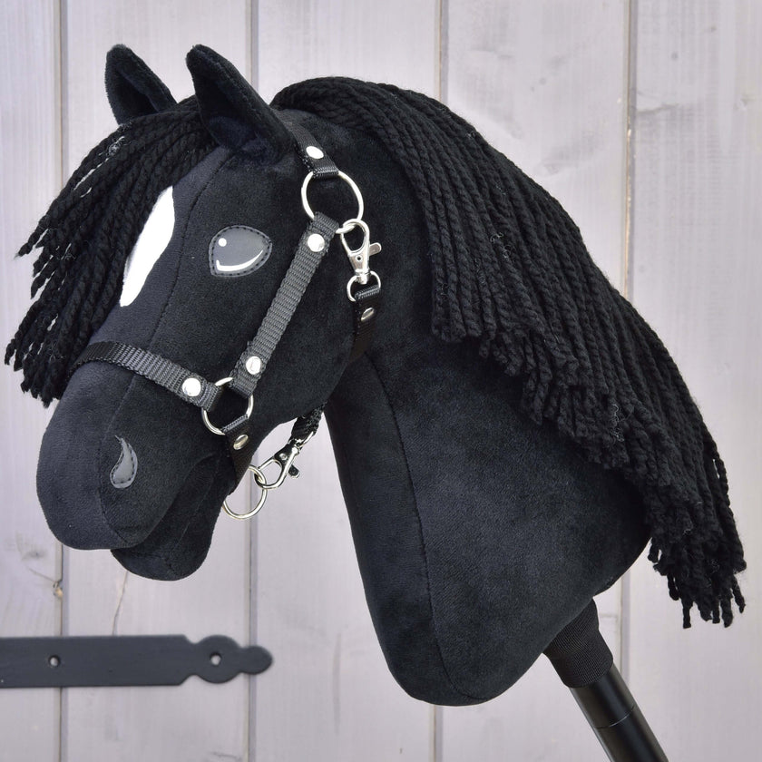 Hobby Horse Cloony s čiernou ohlávkou