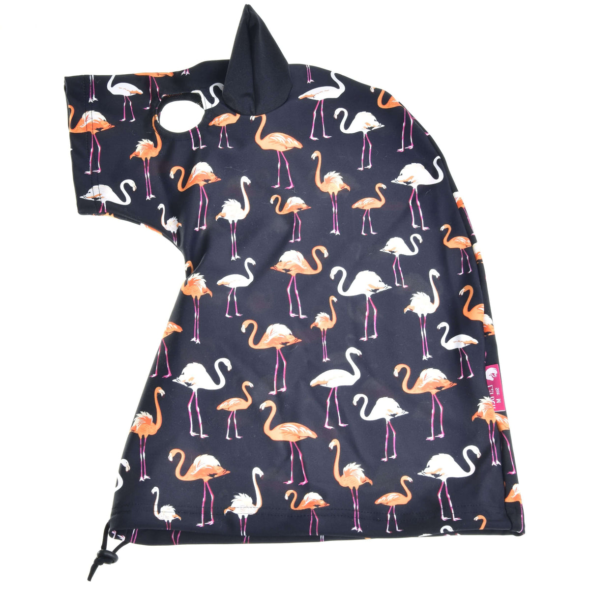 Hobby Horse Lycra ochranný oblek Flamingo od Hobby Horse LarDen, tmavomodrá pláštenka alebo deka s kapucňou s bielymi a oranžovými plameniakmi, z mäkkej lycry, s malým detailom ucha na kapucni a nastaviteľnou sťahovacou šnúrkou dole.