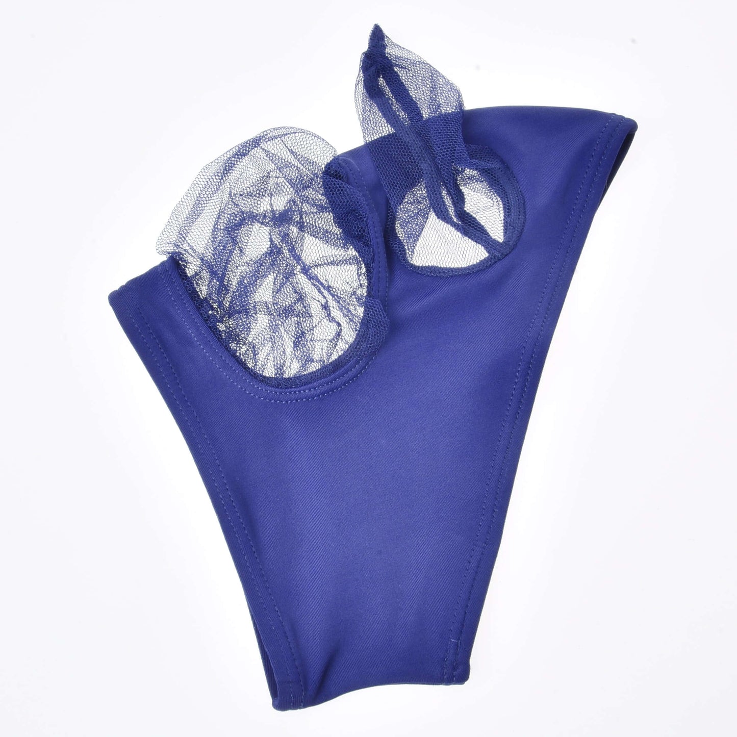 Spodný diel bikín Fly Mask LarDen od Hobby Horse LarDen má dva sieťované výrezy a na jednej strane modrú sieťovinu, inšpirovaný priedušným dizajnom Fly Mask LarDen, zobrazený naplocho na bielom pozadí.