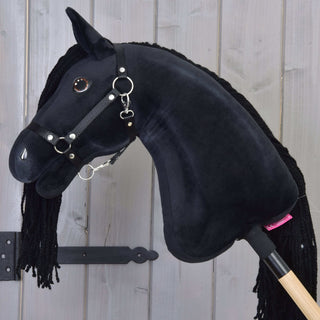Hobby Horse Maximus s čiernou ohlávkou