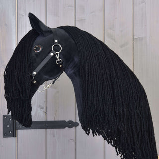 Hobby Horse Maximus s čiernou ohlávkou