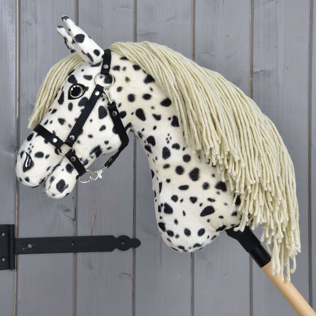 Hobby Horse Lord Valentine s čiernou ohlávkou