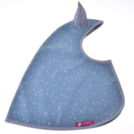 Pláštenka Blue Drops od Hobby Horse LarDen s jemným bublinkovým vzorom a špicatou kapucňou ako žraločia plutva — roztomilá inšpirácia pre doplnok pre Hobby Horse do každého počasia.