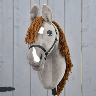 Hobby Horse Chanell s čiernou ohlávkou