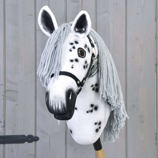 Hobby Horse Chantal s čiernou ohlávkou