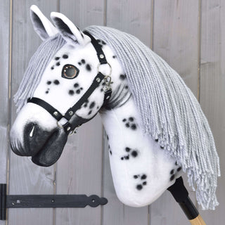 Hobby Horse Chantal s čiernou ohlávkou