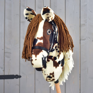 Hobby Horse Dakota s čiernou ohlávkou