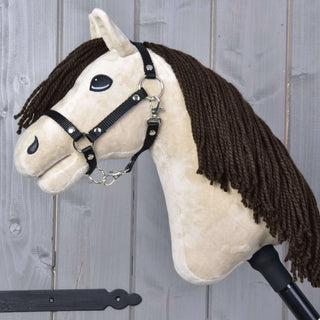 Hobby Horse Frederik LD s čiernou ohlávkou