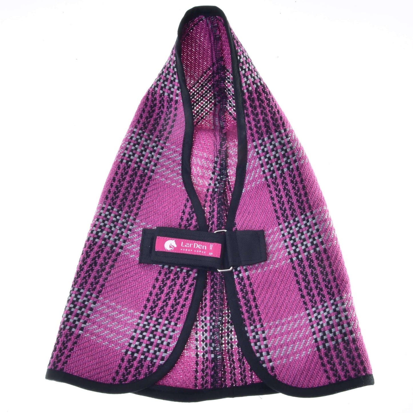 Ružový károvaný psí kabátik s čiernym lemovaním položený naplocho. Deka stajňová Pink od Hobby Horse LarDen má zapínanie na suchý zips s ružovým štítkom LarDen Pets a je inšpirovaná dekou pre Hobby Horse.