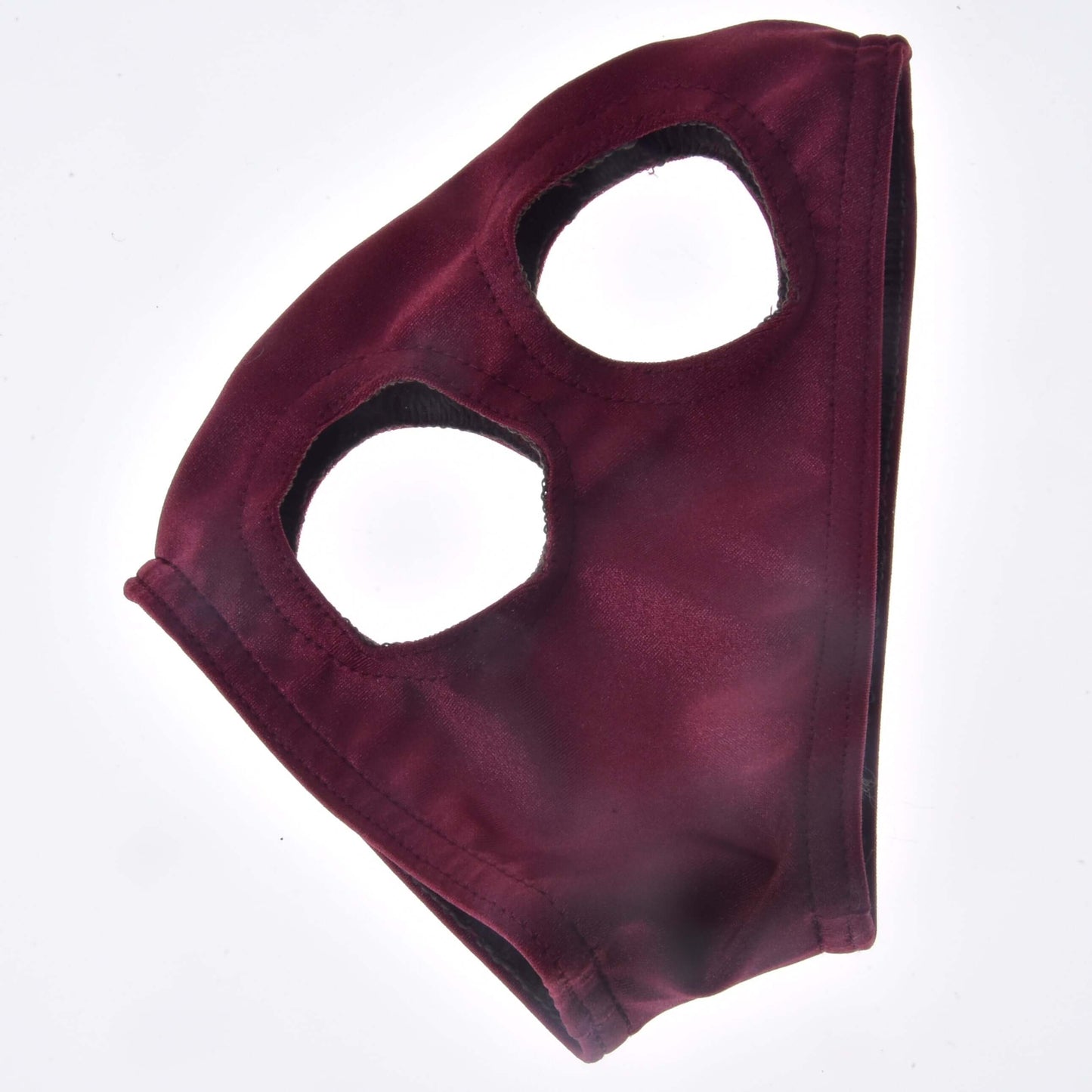 Maska bez uší Velvet od Hobby Horse LarDen je vínová sametová maska se dvěma velkými otvory na oči, zobrazená na bílém pozadí.